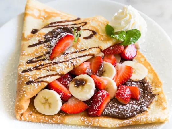 Live crepe station catering by My Cafe Fresco in Los Angeles